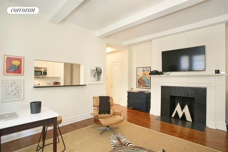 New York City Real Estate | View 25 Fifth Avenue, 11H | Kitchen / Dining Room | View 3