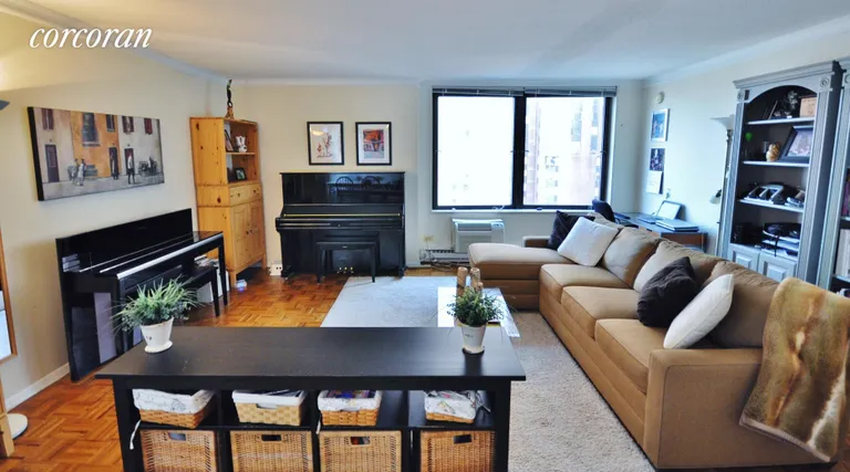 New York City Real Estate | View 1601 Third Avenue, 19H | room 1 | View 2