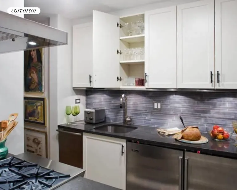 New York City Real Estate | View 12 East 97th Street, 2J | room 2 | View 3
