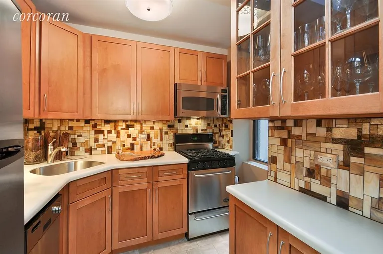 New York City Real Estate | View 140 East 28th Street, 4D | Kitchen | View 3