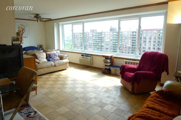 New York City Real Estate | View 392 Central Park West, 19Y | Jumbo-sized! | View 2