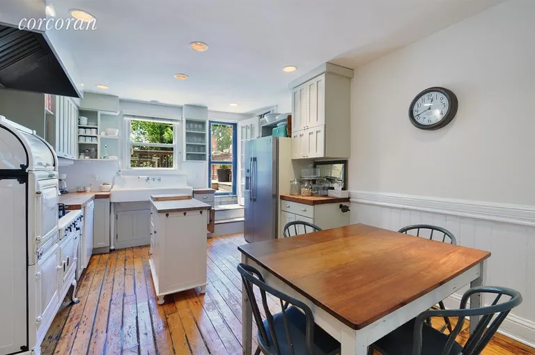 New York City Real Estate | View 62 Grand Street, 2 | 4 Beds, 2 Baths | View 1