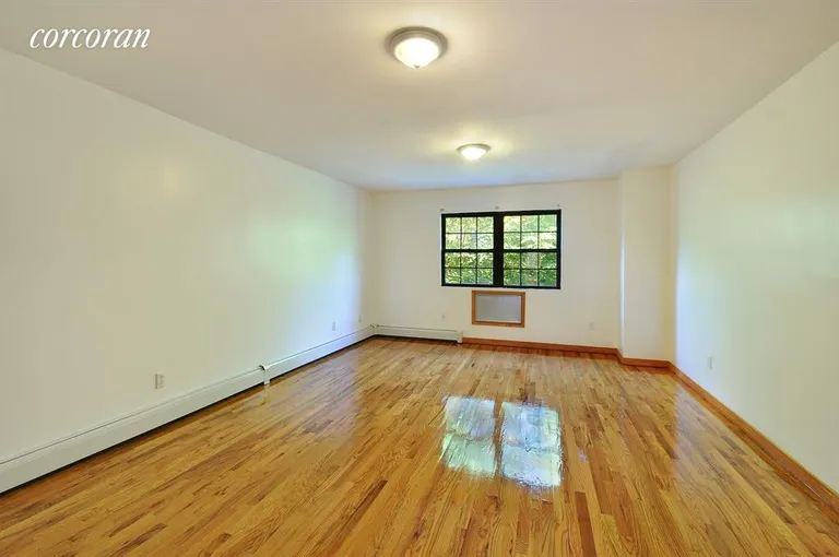 New York City Real Estate | View 209 Lexington Avenue | Living Room | View 2