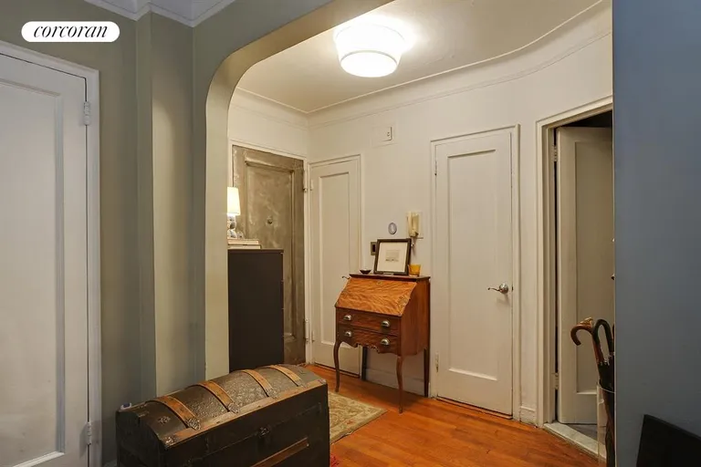 New York City Real Estate | View 420 Central Park West, 2D | Entry foyer | View 4