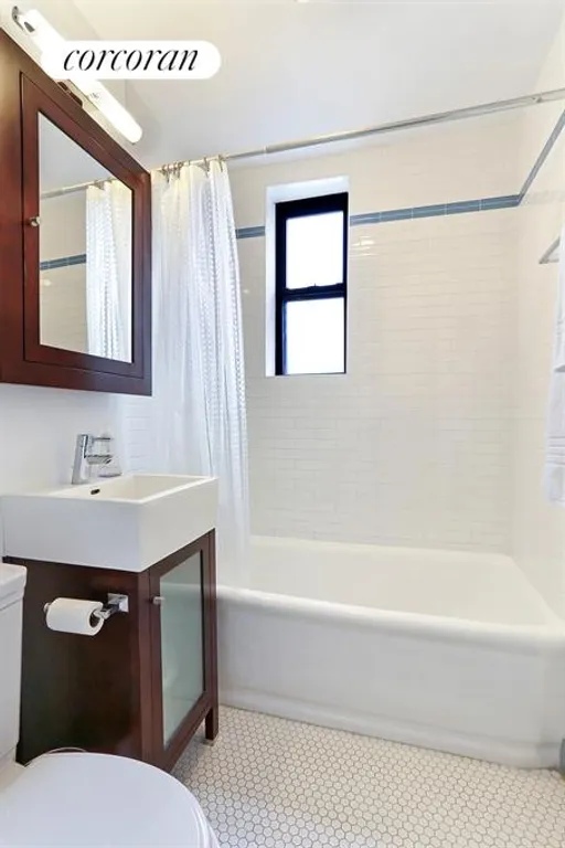 New York City Real Estate | View 114 Clinton Street, 5G | Bathroom | View 6