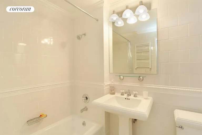New York City Real Estate | View 404 East 76th Street, 20A | Mint condition Bathrooms | View 5