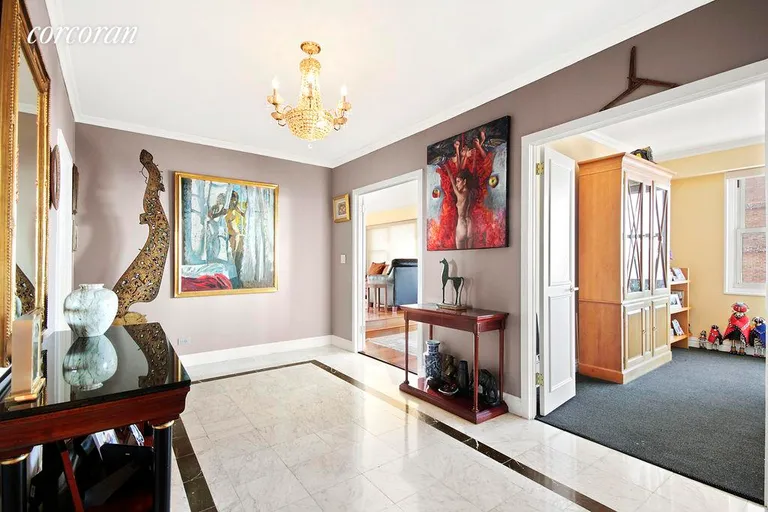 New York City Real Estate | View 60 East End Avenue, 35A | 1 - Gracious Foyer | View 2