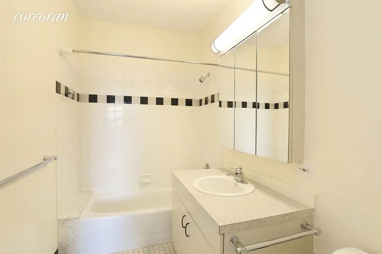 New York City Real Estate | View 111 West 67th Street, 20H | Bathroom | View 5