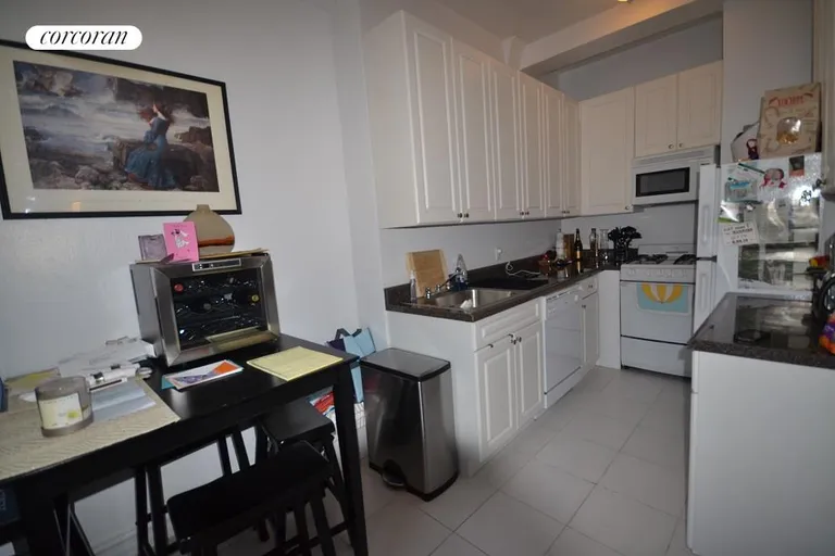 New York City Real Estate | View 145 West 71st Street, 3A | Eat in kitchen | View 4