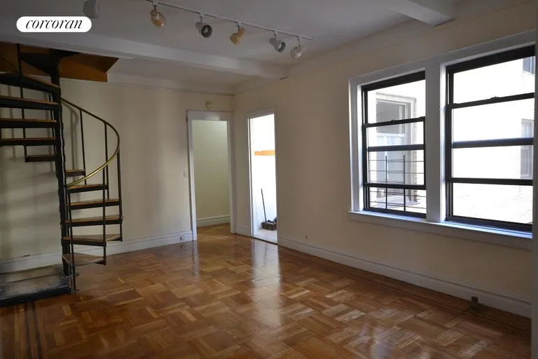New York City Real Estate | View 133 West 71st Street, 7-8C | Large living room | View 4