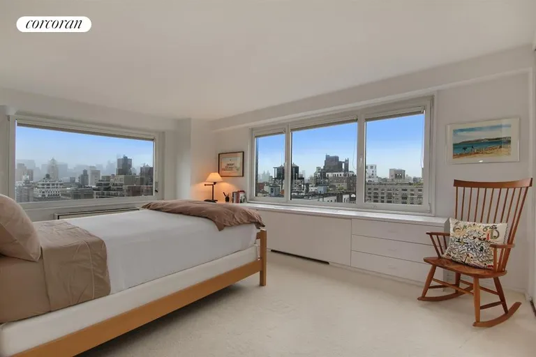 New York City Real Estate | View 1065 Park Avenue, 20A | Bedroom | View 5