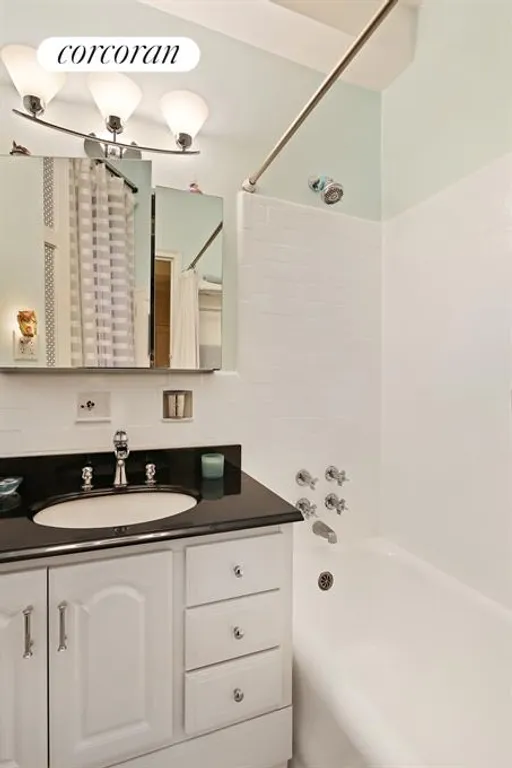 New York City Real Estate | View 12 East 97th Street, 1D | Bathroom | View 4
