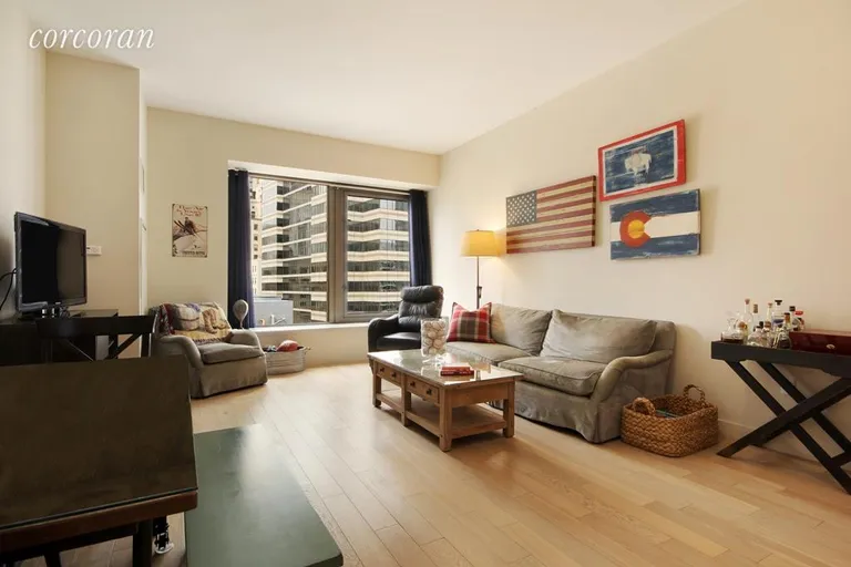 New York City Real Estate | View 75 Wall Street, 35K | 1 Bed, 1 Bath | View 1