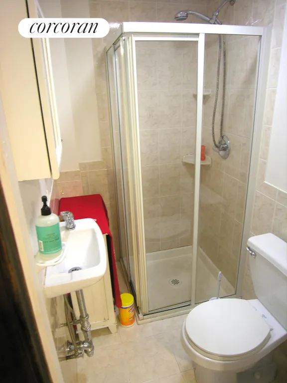 New York City Real Estate | View 394 Bond Street, TH | Upstairs Bath w/shower | View 10