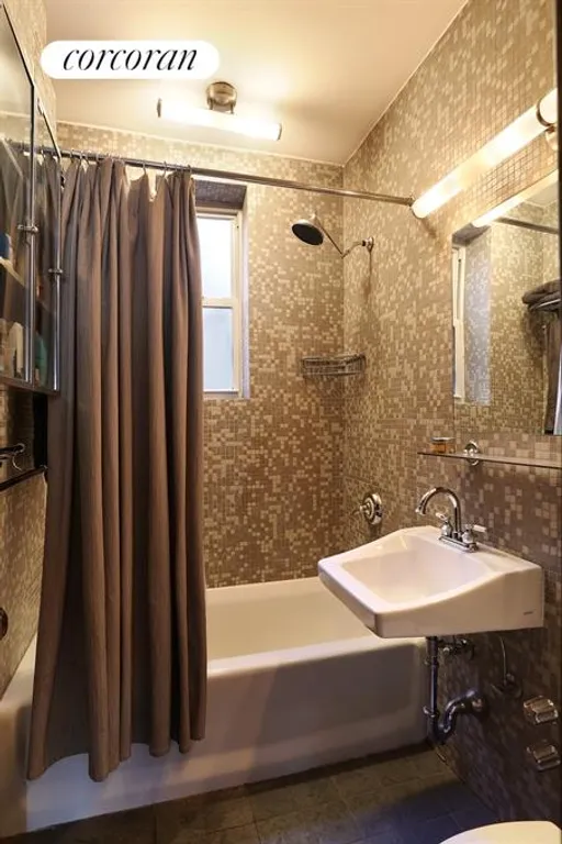 New York City Real Estate | View 741 West End Avenue, 5A | Bathroom | View 4