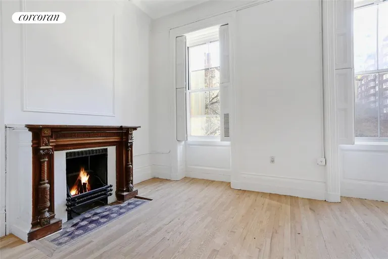 New York City Real Estate | View 218 Madison Avenue | Living Room | View 2
