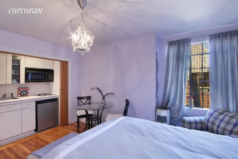 New York City Real Estate | View 25 Tudor City Place, 2117 | Immaculate Studio with Renovated Kitchen | View 2