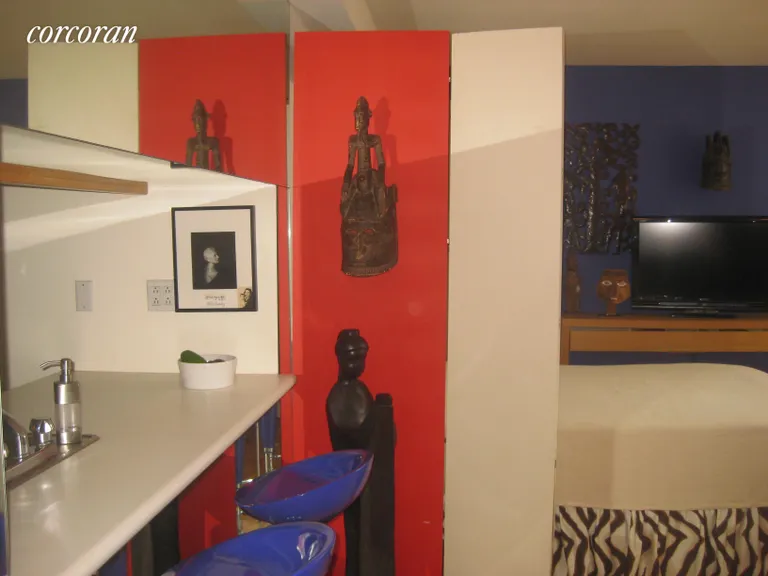 New York City Real Estate | View 393 West 49th Street, 5KK | room 2 | View 3