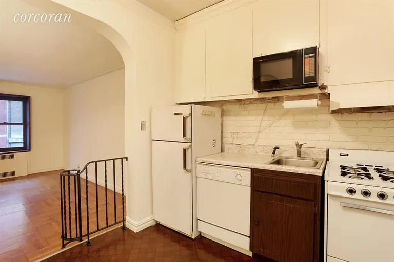 New York City Real Estate | View 210 West 19th Street, 4B | Kitchen | View 2