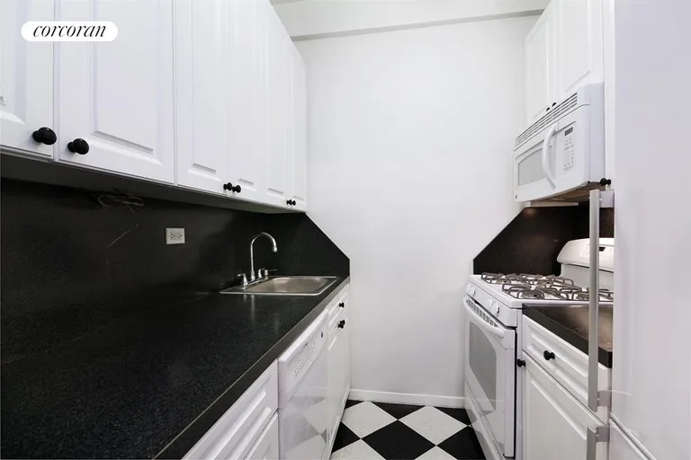 New York City Real Estate | View 30 West 60th Street, 1J | Kitchen | View 5