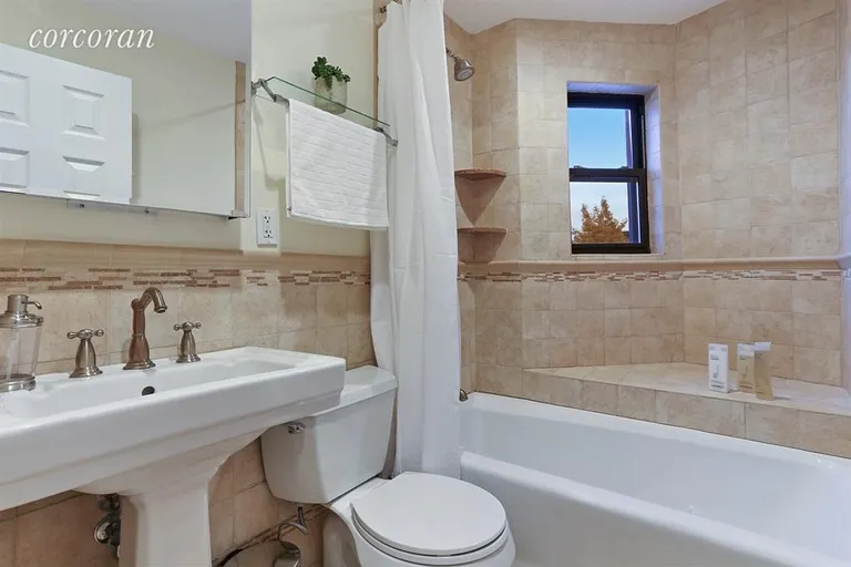 New York City Real Estate | View 69-71 South Oxford Street, 6B | Bathroom | View 7