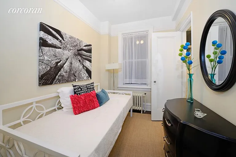 New York City Real Estate | View 9 East 96th Street, 2A | Staff Room | View 10