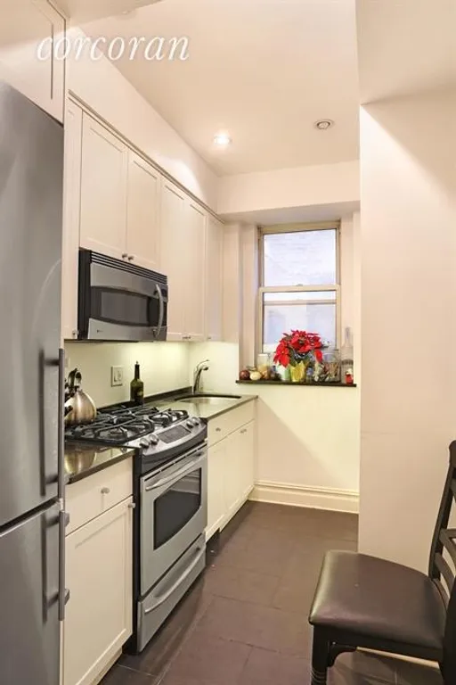 New York City Real Estate | View 25 Fifth Avenue, 6G | Windowed Kitchen | View 2