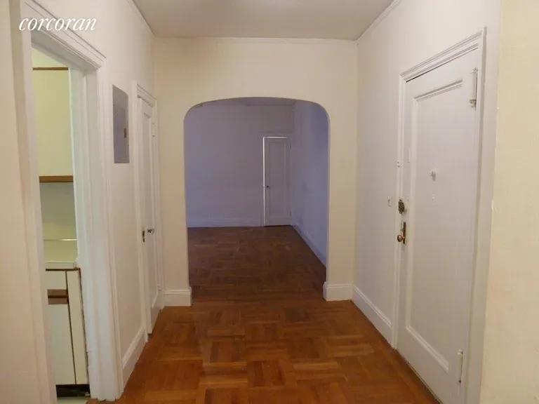 New York City Real Estate | View 854 West 181st Street, 4D | Foyer | View 2