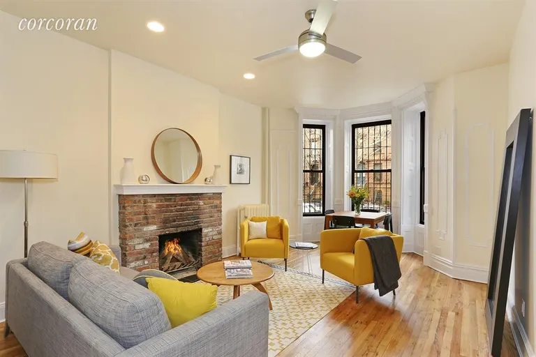 New York City Real Estate | View 299 6th Avenue, 1 | Living Room | View 2