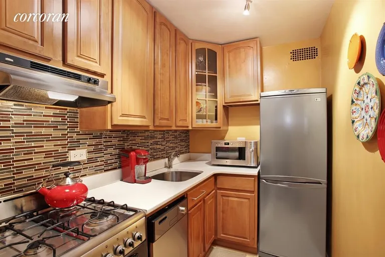 New York City Real Estate | View 185 Hall Street, 102 | Kitchen | View 2