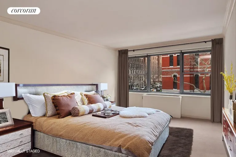New York City Real Estate | View 650 Park Avenue, 3E | Spacious Bedroom | View 4