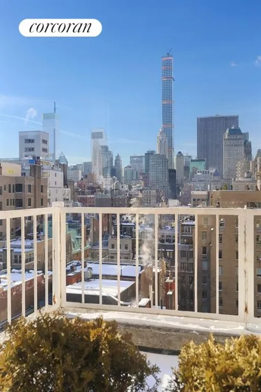 New York City Real Estate | View 880 Fifth Avenue, 12k | 160 Sq Ft Terrace with open southern city views | View 4