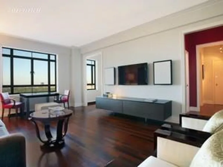 New York City Real Estate | View 25 Central Park West, 29R | 1 Bed, 1 Bath | View 1