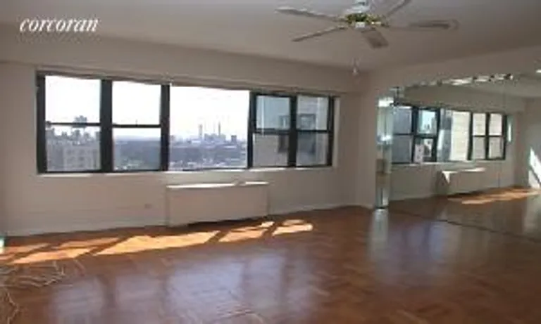 New York City Real Estate | View 201 East 21st Street, 20G | room 1 | View 2
