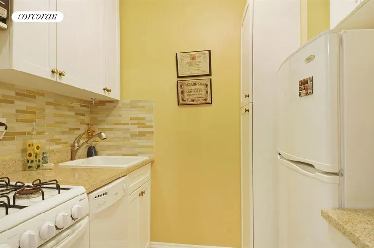 New York City Real Estate | View 211 East 18th Street, 4K | Kitchen | View 2