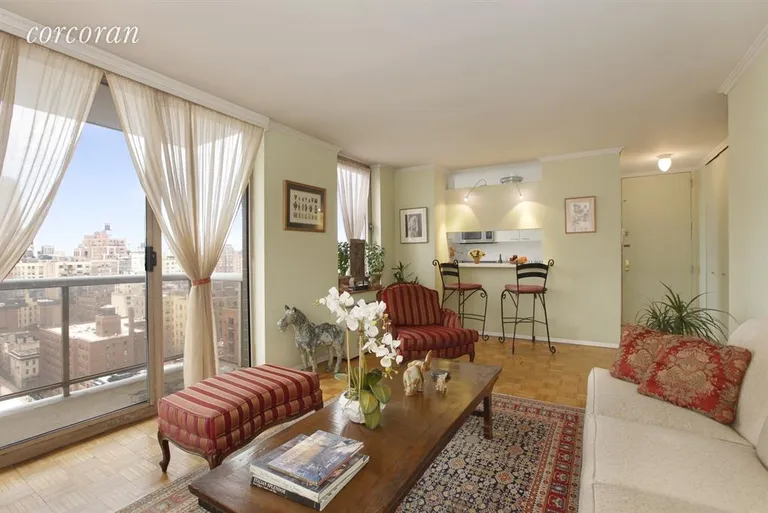 New York City Real Estate | View 200 East 89th Street, 19B | Living Room | View 2