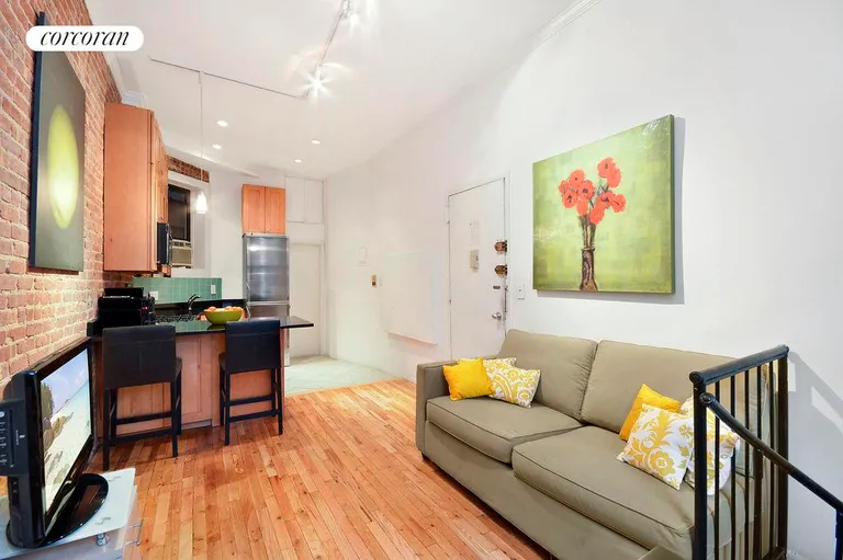 New York City Real Estate | View 331 East 92nd Street, 1D | Living Room with High Ceilngs | View 4