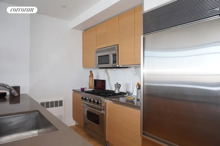 New York City Real Estate | View 20 Bayard Street, 10D | Subzero/Viking Appliances | View 5