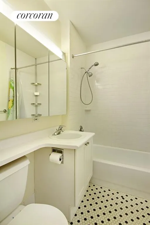 New York City Real Estate | View 88 Greenwich Street, 3401 | Bathroom | View 4