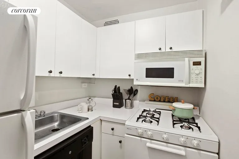 New York City Real Estate | View 85 Livingston Street, 14M | Kitchen | View 5