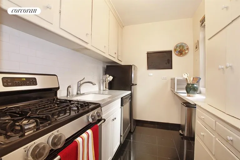 New York City Real Estate | View 161 East 88th Street, 4FG | Kitchen | View 3