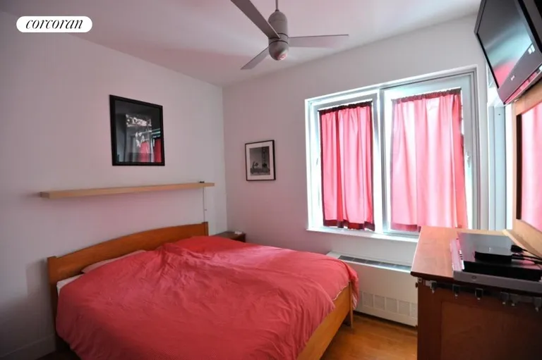 New York City Real Estate | View 342 Bedford Avenue, 5A | room 4 | View 5