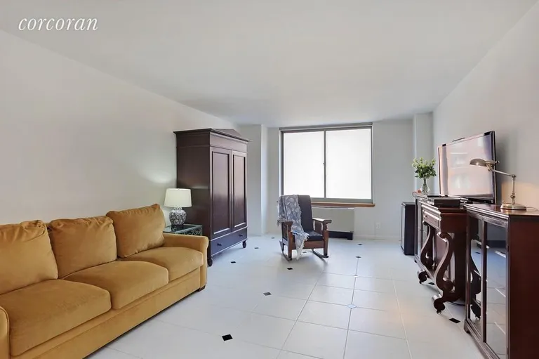 New York City Real Estate | View 21 South End Avenue, 423 | room 1 | View 2