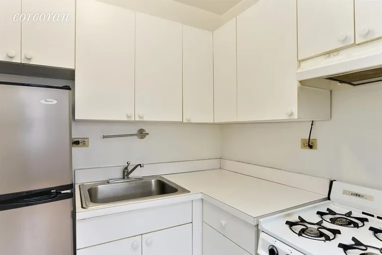 New York City Real Estate | View 166 East 35th Street, 14A | Kitchen | View 2