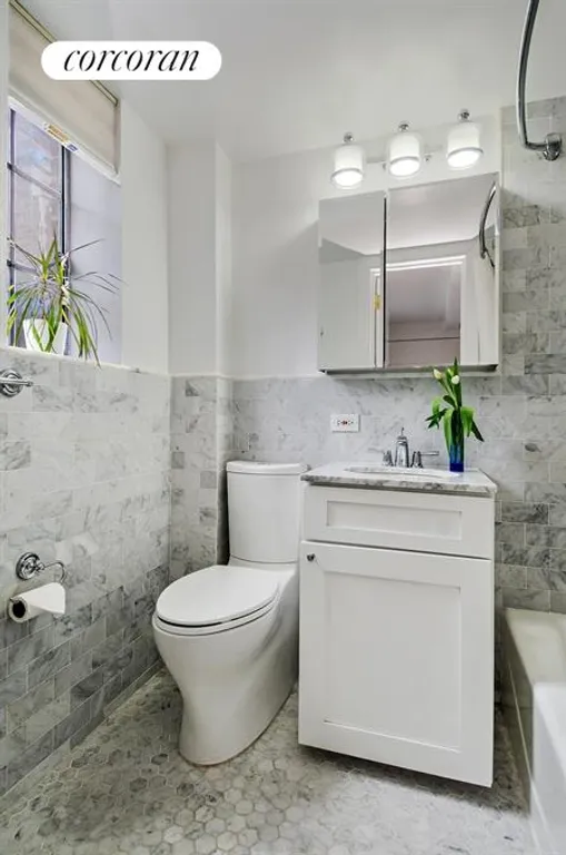 New York City Real Estate | View 325 East 41st Street, 802 | Bathroom | View 5