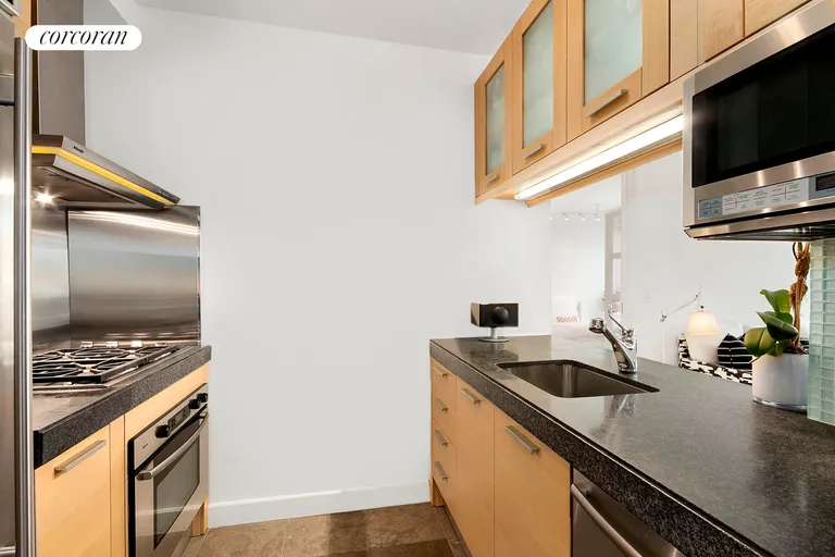 New York City Real Estate | View 408 East 79th Street, 5D | room 2 | View 3