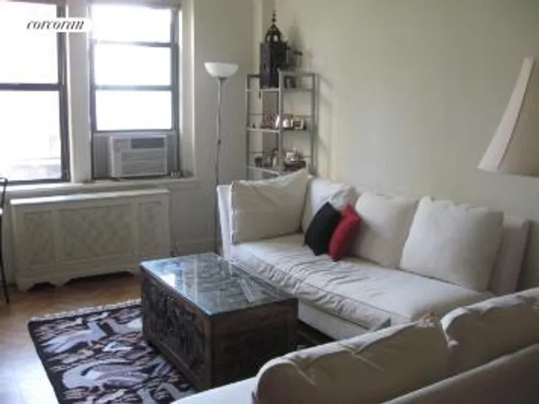 New York City Real Estate | View 124 West 93rd Street, 7A | room 2 | View 3