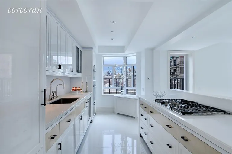 New York City Real Estate | View 21 East 61st Street, 12F | Kitchen | View 2