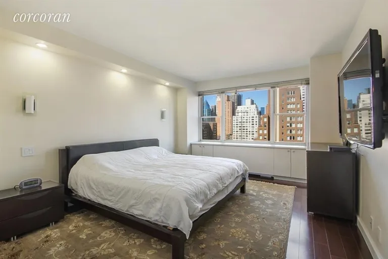 New York City Real Estate | View 340 East 64th Street, 16S | room 2 | View 3