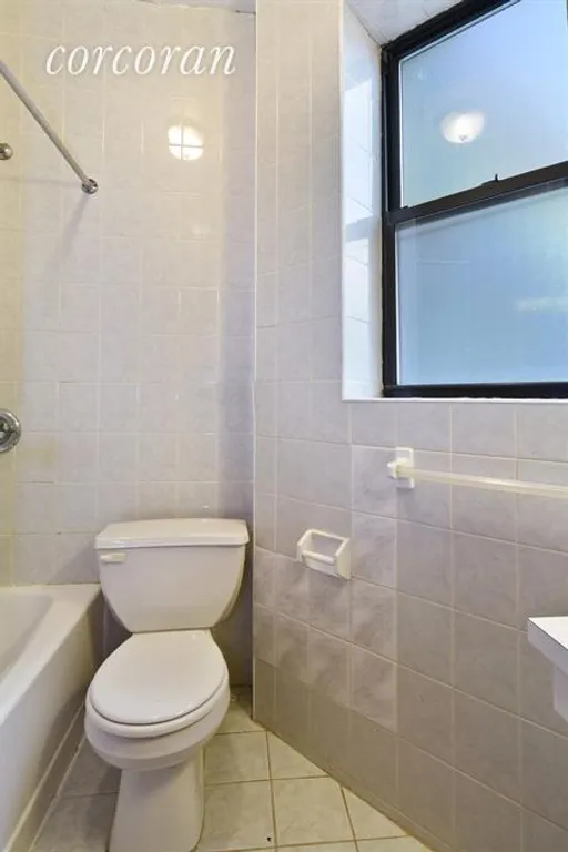 New York City Real Estate | View 516 12th Street, 2L | Bathroom | View 4
